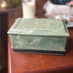 Vintage Talisman by Delta Jewelry Box w flaws